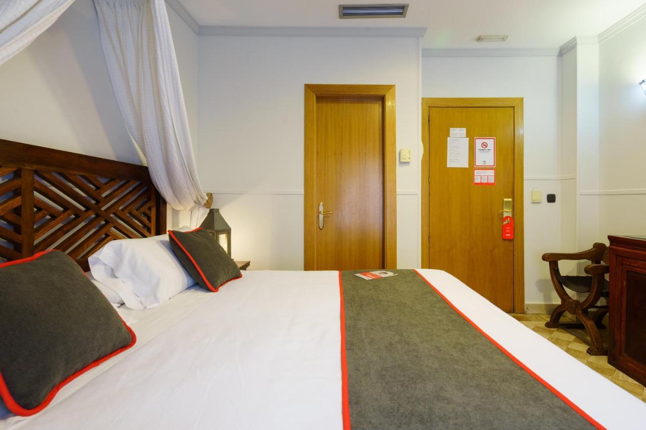 גרנדה Hotel Boutique Reina Mora מראה חיצוני תמונה