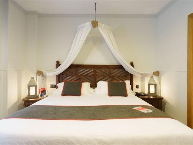 גרנדה Hotel Boutique Reina Mora מראה חיצוני תמונה