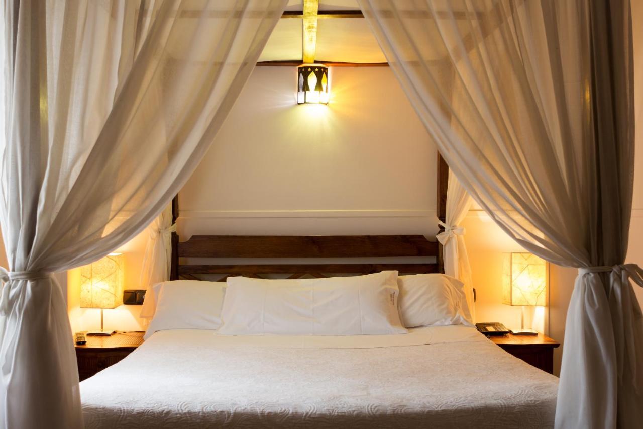 גרנדה Hotel Boutique Reina Mora מראה חיצוני תמונה
