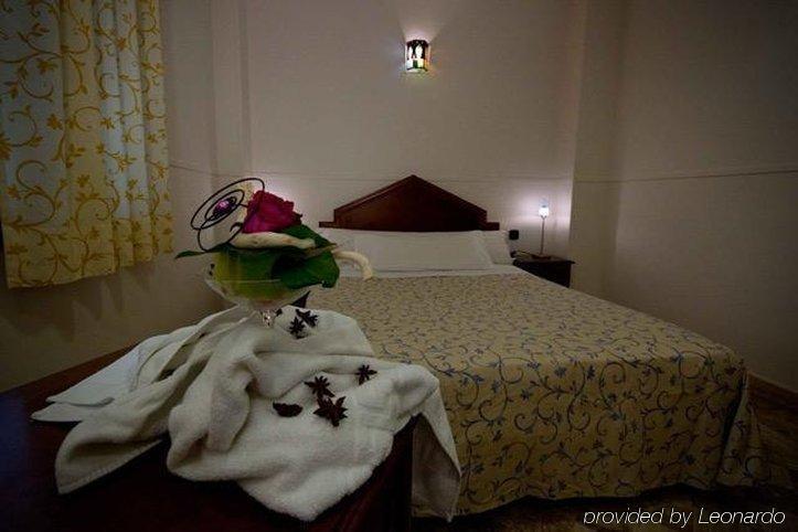גרנדה Hotel Boutique Reina Mora חדר תמונה