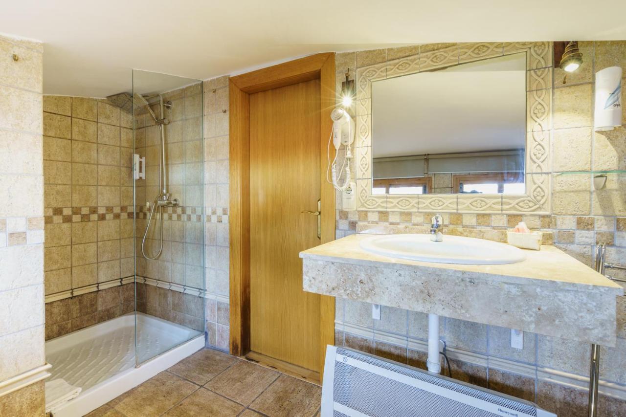גרנדה Hotel Boutique Reina Mora מראה חיצוני תמונה