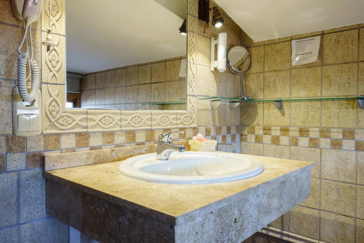 גרנדה Hotel Boutique Reina Mora מראה חיצוני תמונה