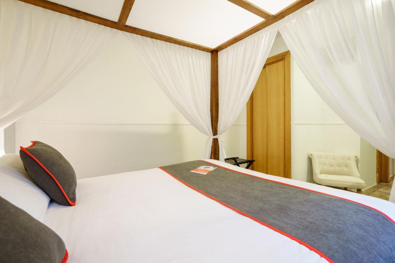 גרנדה Hotel Boutique Reina Mora מראה חיצוני תמונה
